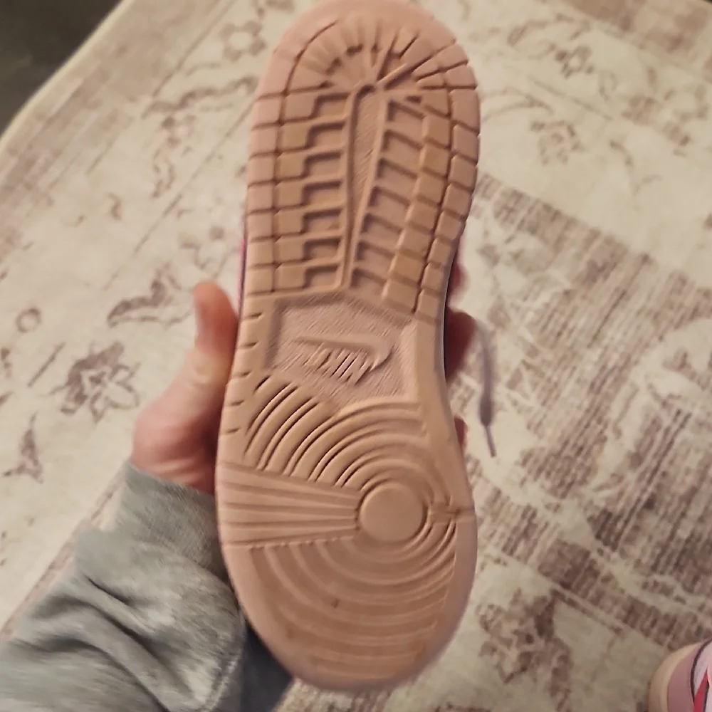 Nike Kids Sneakers in Pink and White